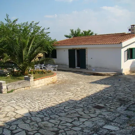 Dimora Del Sole Bed & Breakfast Putignano